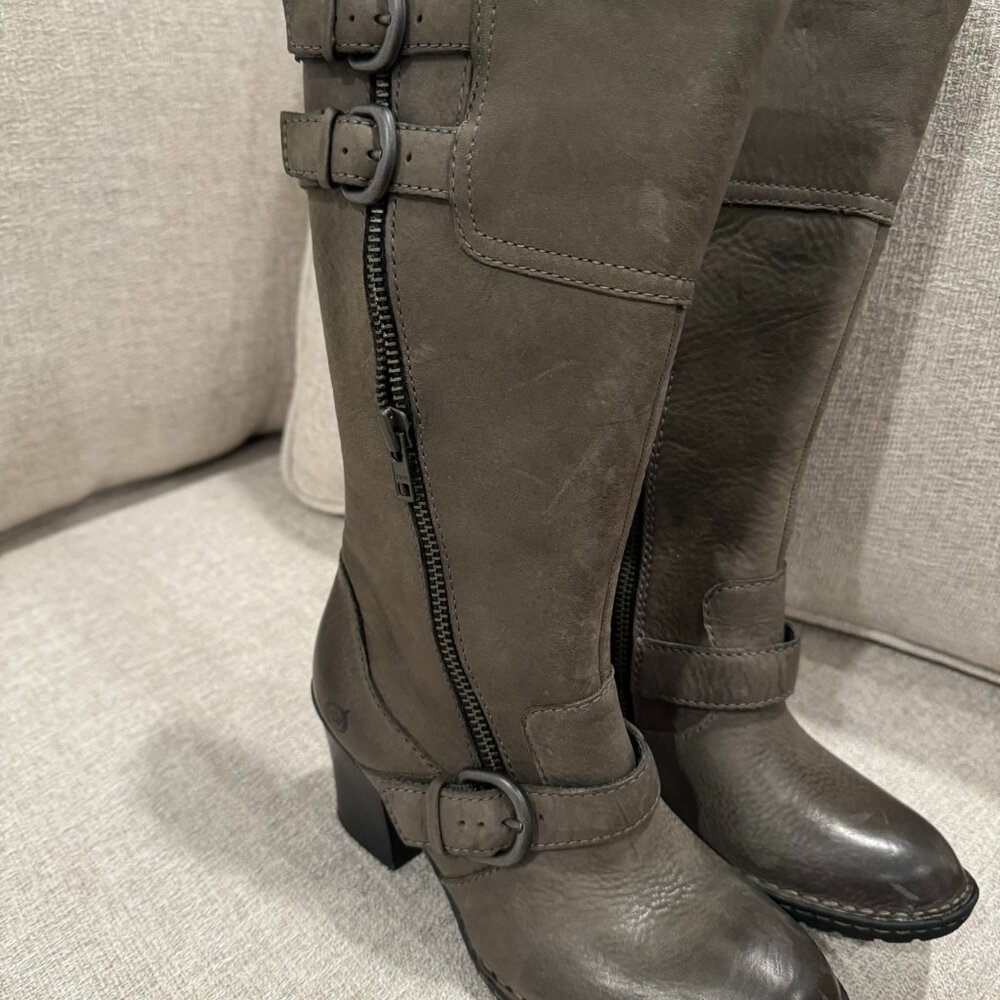 NWOB Born Milari Knee-high Double Buckle Leather Heeled Boots Brown  Size 5